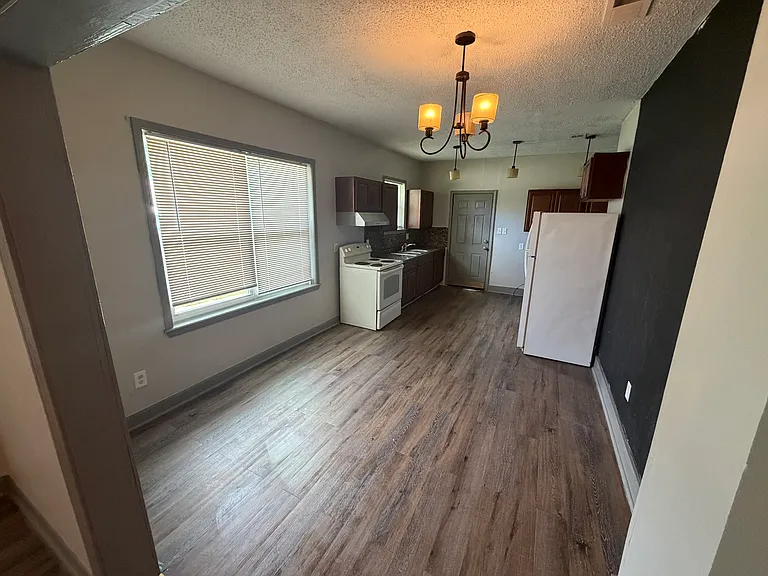 104 Adair St — Photo 4