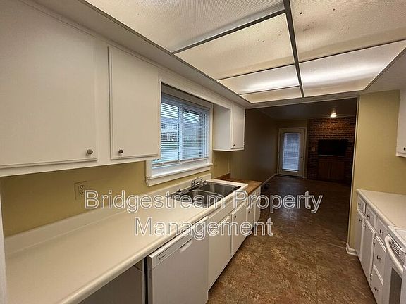 4th image of 951 Taylorsview Dr