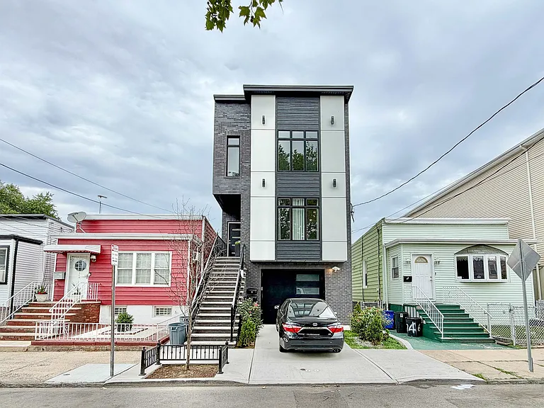 362 Virginia Ave #2 — Photo 1