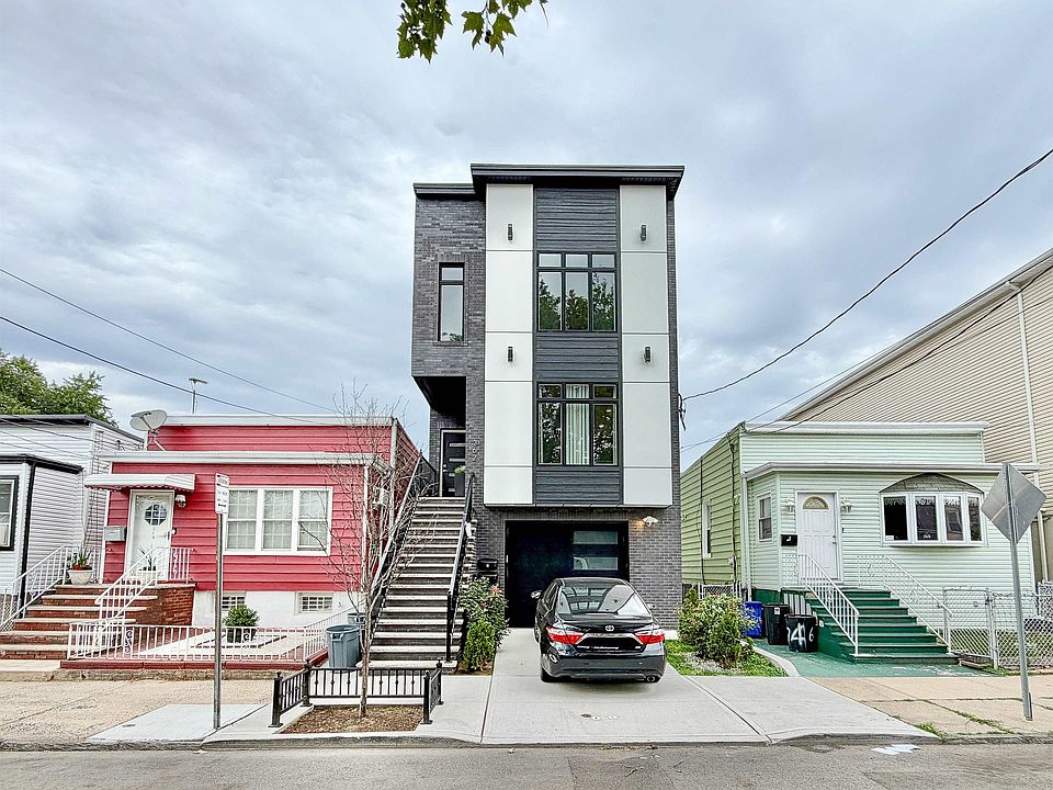 1st image of 362 Virginia Ave #2