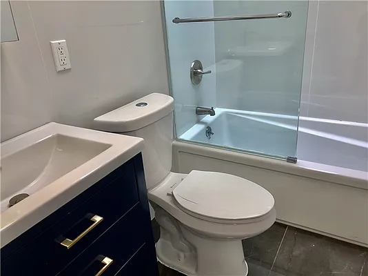 Rented by 18 REALTY | media 31