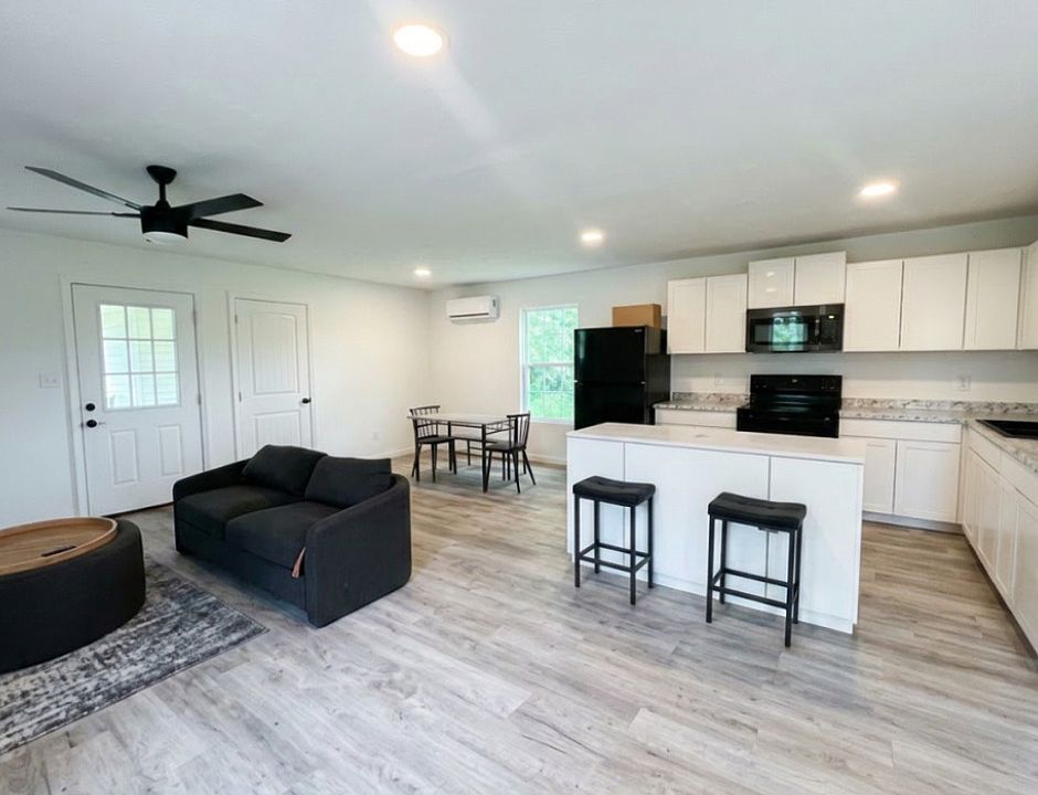 209 N Burke St, Beeville, TX 78102 | MLS #1973061 | Zillow
