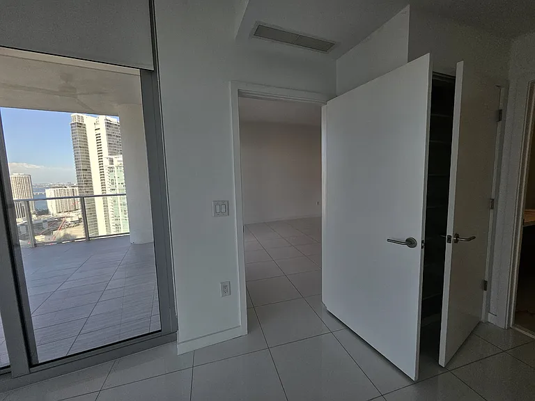 851 NE 1st Ave #4000 — Photo 28