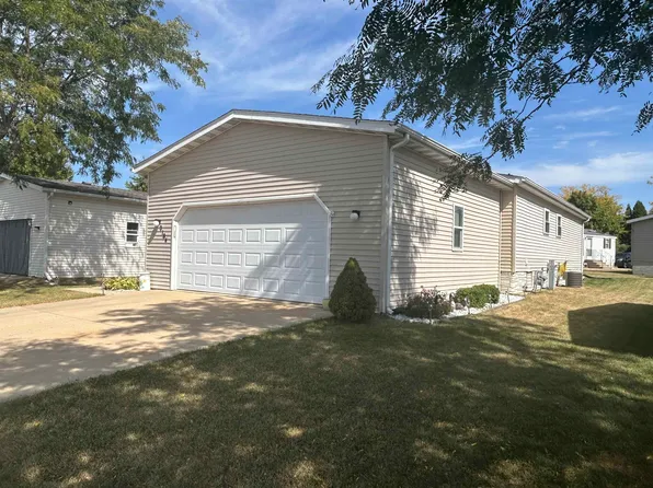 2104 Iris Ave, Belvidere, IL 61008