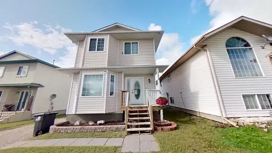 4 bed, 2.5 bath, $3,500 — Photo 1