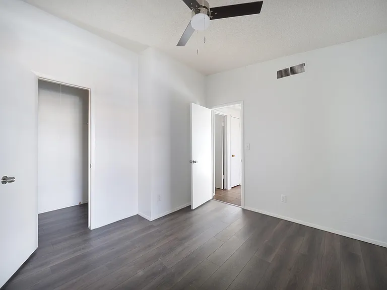 1901 Lake Omega St #C — Photo 14