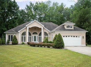 3973 E Robinson Rd, Amherst, NY 14228