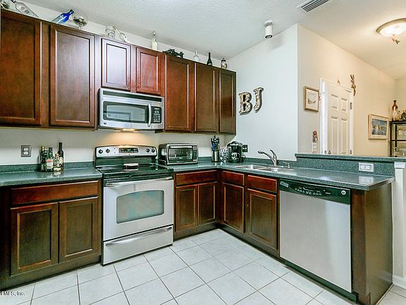 5th image of 4998 Key Lime Dr Unit 208