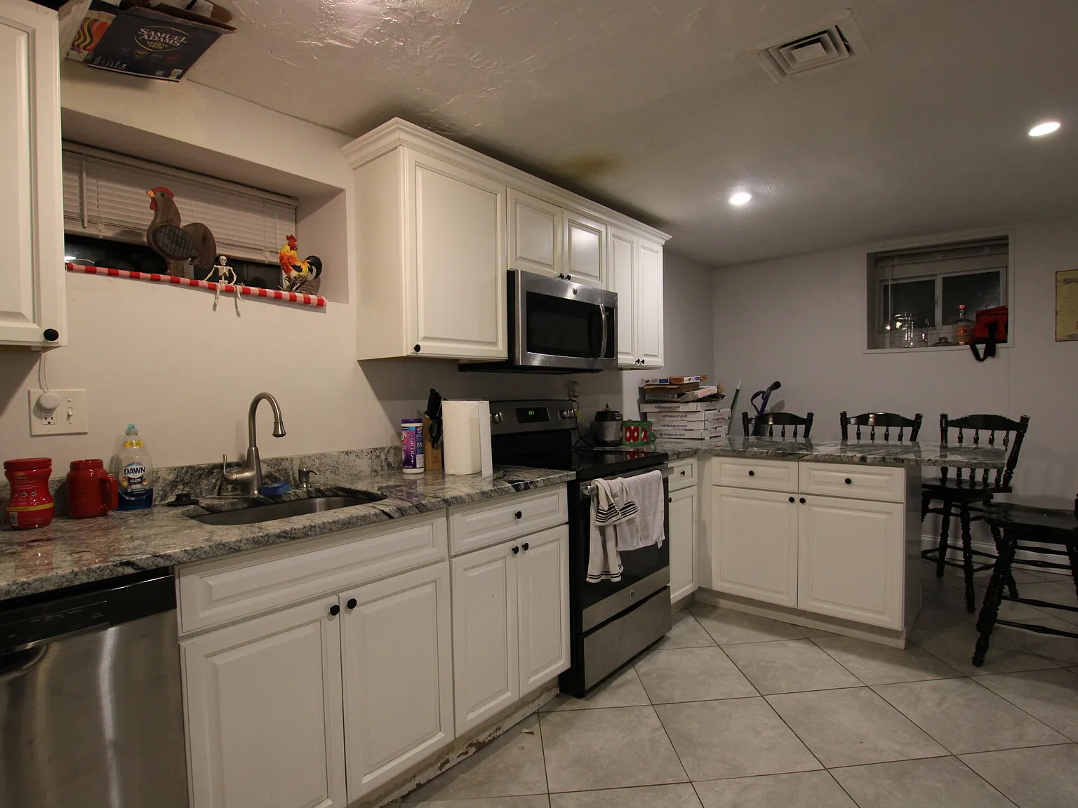 4 bed, $3,800 — Photo 1
