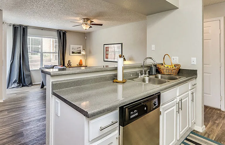 Madera Point Apartments — Photo 2