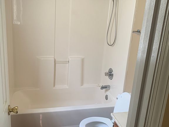 4th image of 312 Clearwater Way