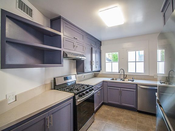 3rd image of 816 S Lake Ave #C