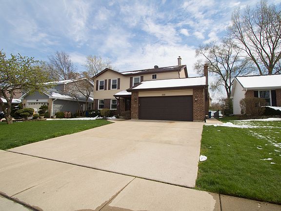 2nd image of 225 Grovenor Dr