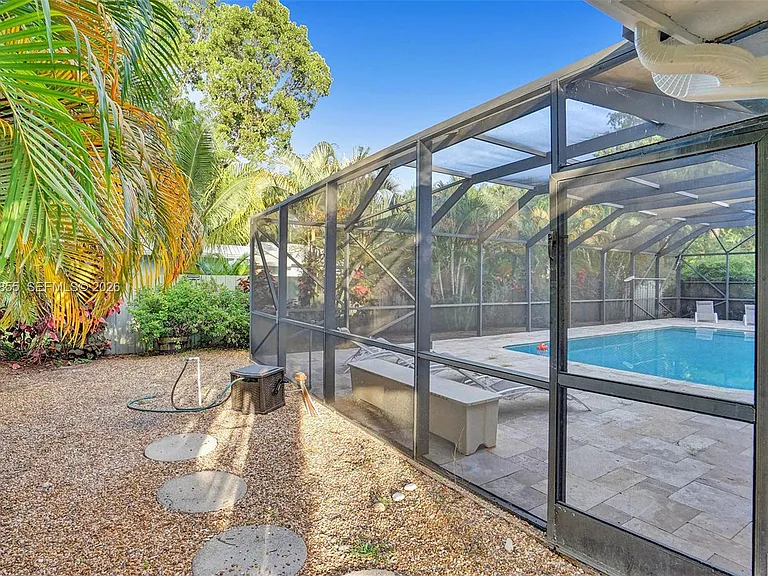 2120 SW 28th Way — Photo 75