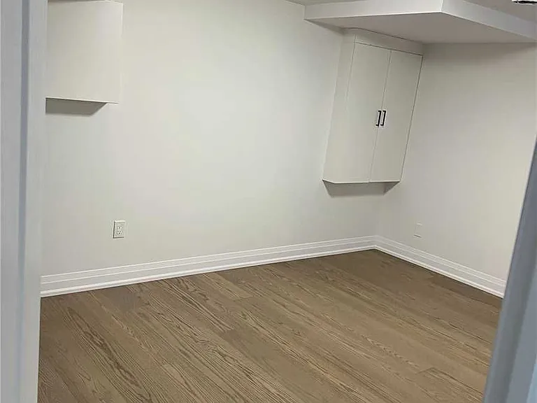 32 Trewartha Cres #BASEMENT — Photo 3