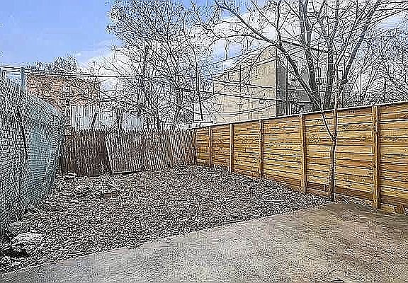 4th image of 71 Clermont Ave #2A