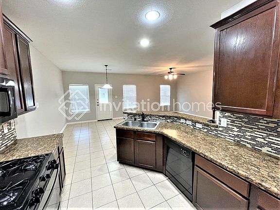 5th image of 10118 Black Birch Ln