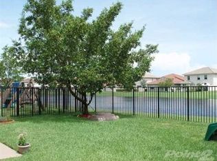 9163 Citrus Isle Ln, Lake Worth, FL 33467