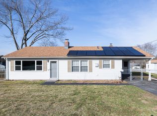 55 Taylor Rd E, West Hartford, CT 06110