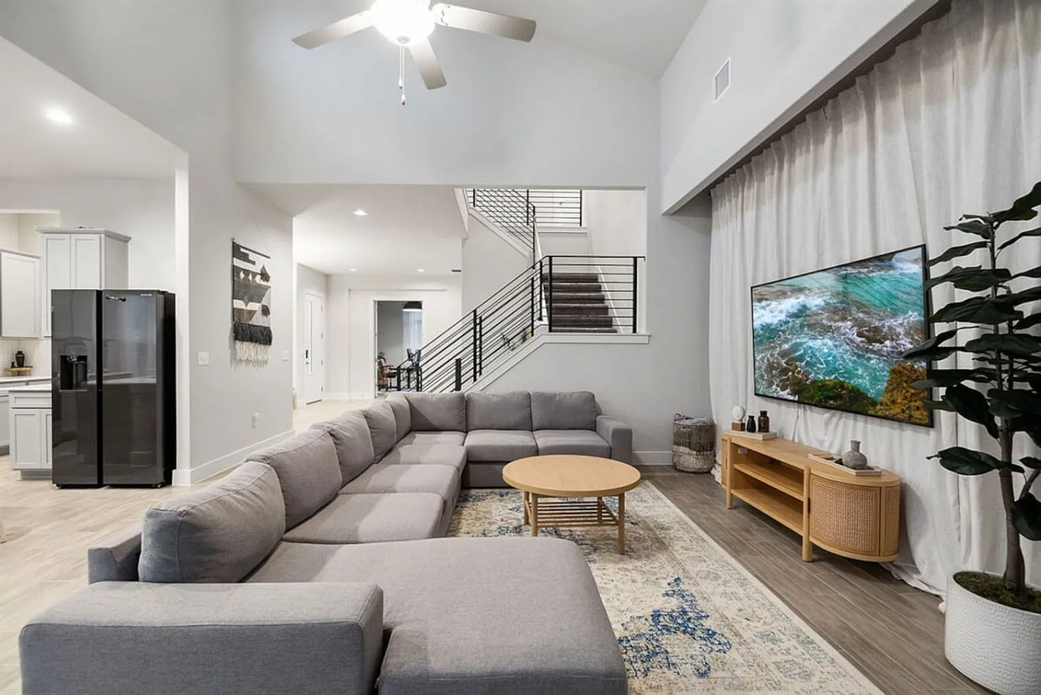 4 bed, 3.0 bath, $7,278 — Photo 1