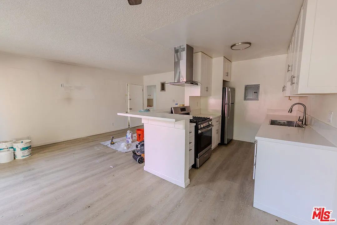 1 bed, 1.0 bath, 650 sqft, $2,350 — Photo 4