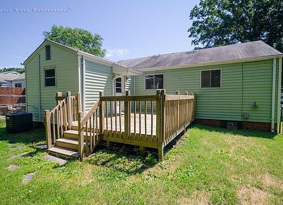 3rd image of 6610 Fernwood St