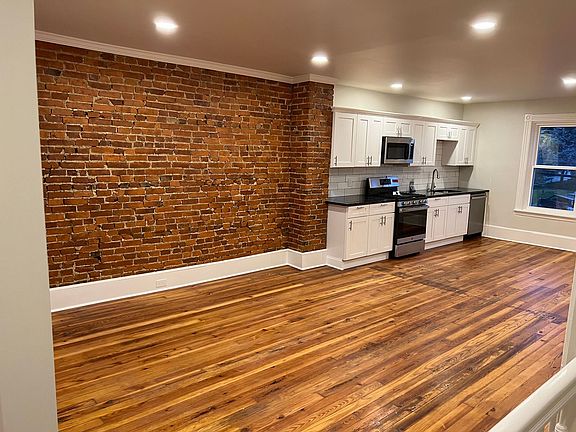 2nd image of 708 Columbia Ave #2