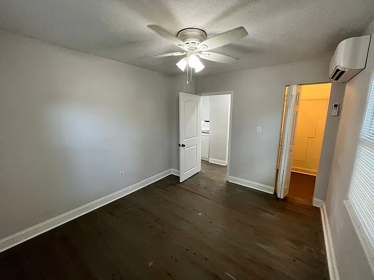 1319 1/2 Oregon St — Photo 13