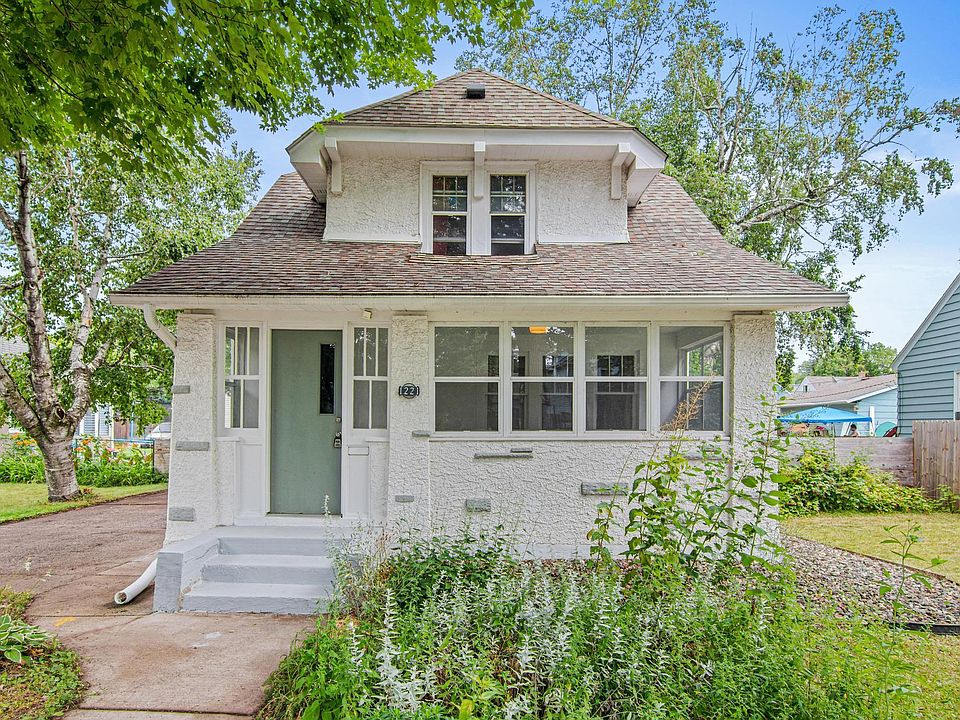 1st image of 1221 4th St E