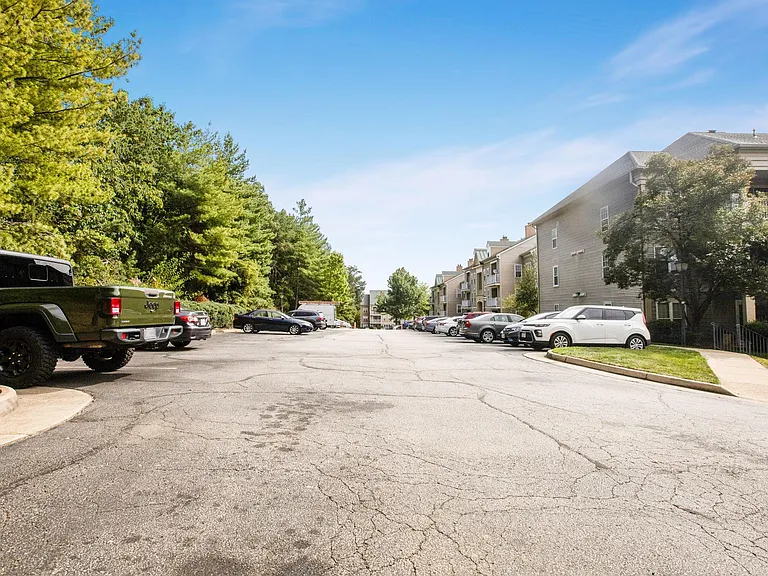 EXTERIOR PARKING