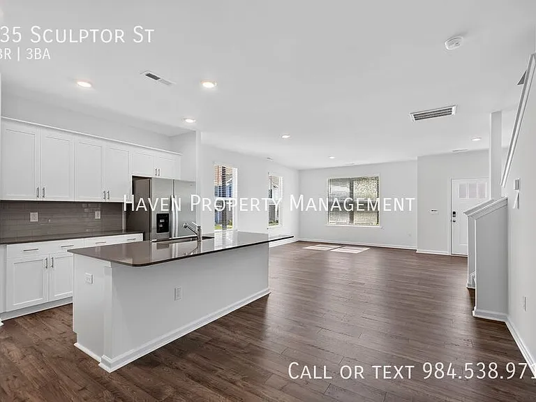 935 Sculptor St — Photo 13