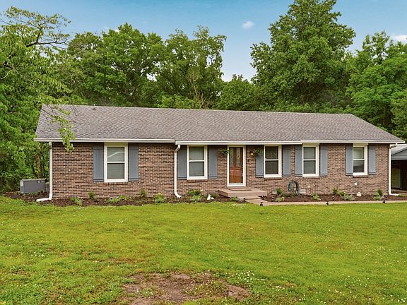 3rd image of 316 Estate Dr