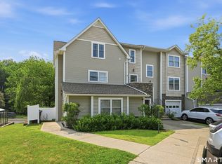 2 Stetson Pl #2, Danbury, CT 06811