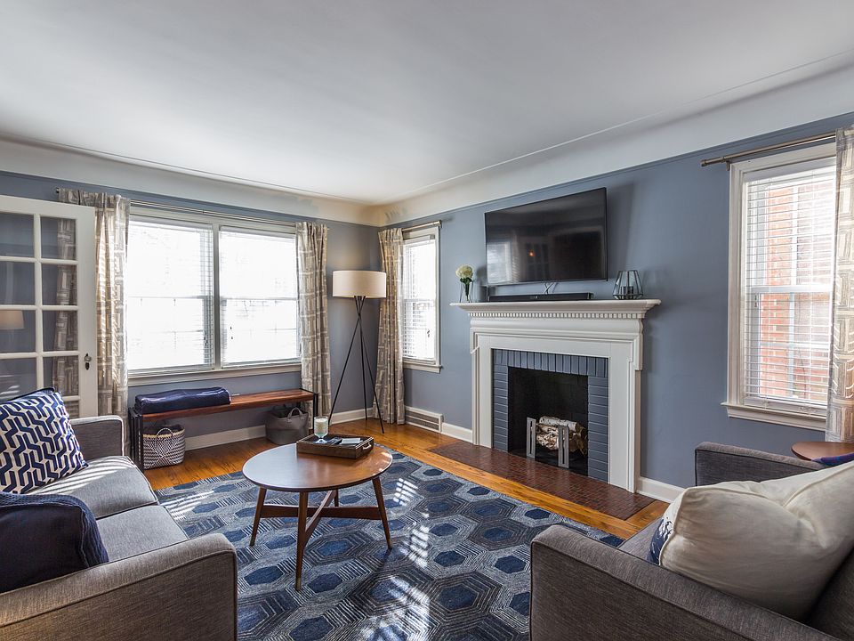 2nd image of 525 E 6th St