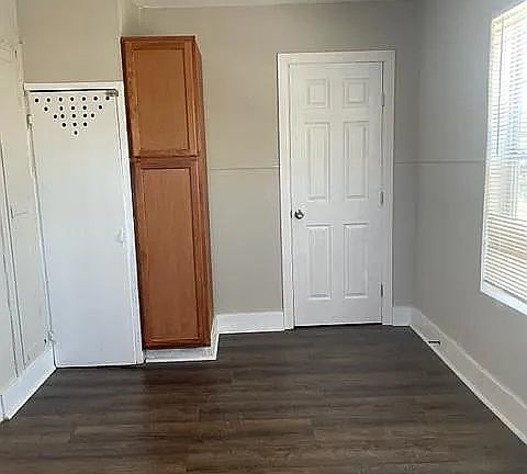 2nd image of 4575 Ector Ave