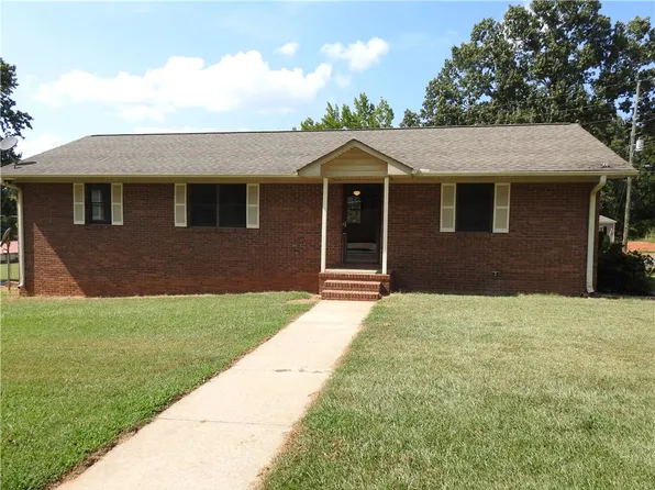 729 Darlington St, Calhoun Falls, SC 29628