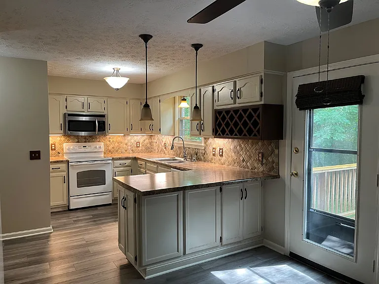3195 Trails End Ln — Photo 4