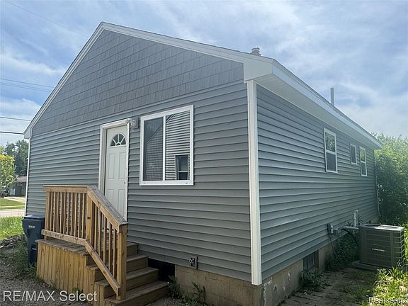 4th image of 3302 Miller Rd