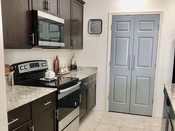 3rd image of 43885 W Juniper Ave