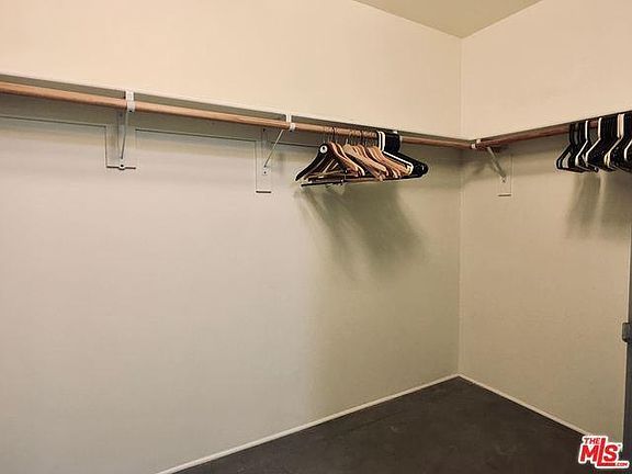 5th image of 1130 S Flower St APT 219