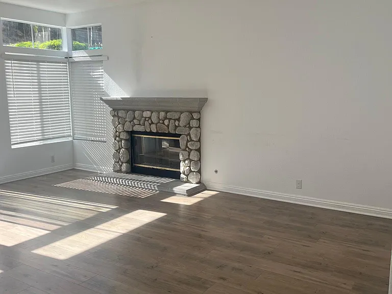 476 Somerset Cir — Photo 32