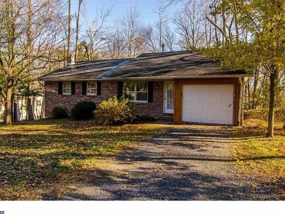 2nd image of 109 Garnet Ln