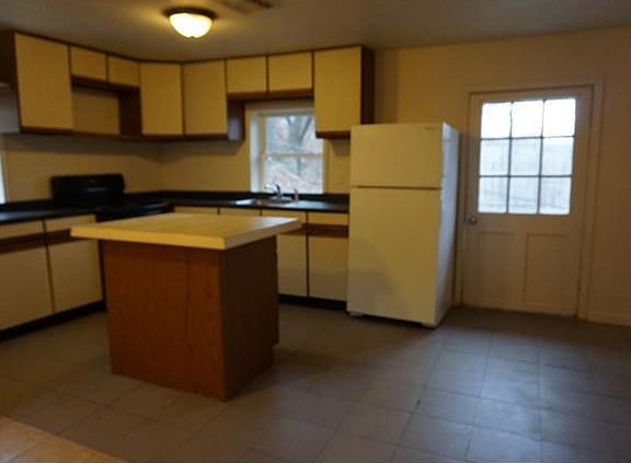 3rd image of 58 Orange St
