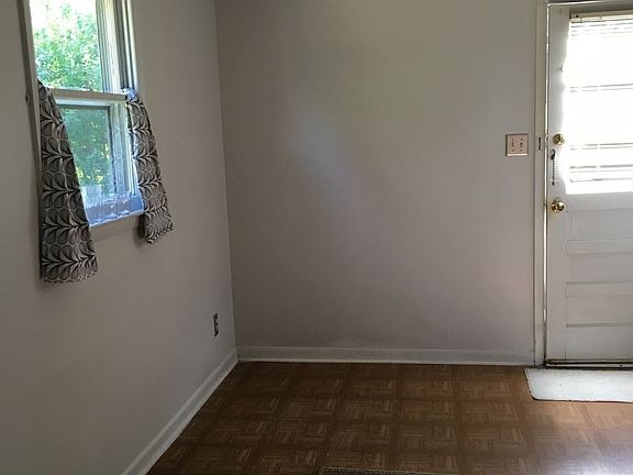 4th image of 419 Dunning St