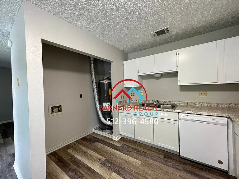 108 Lady Bird Lane — Photo 7