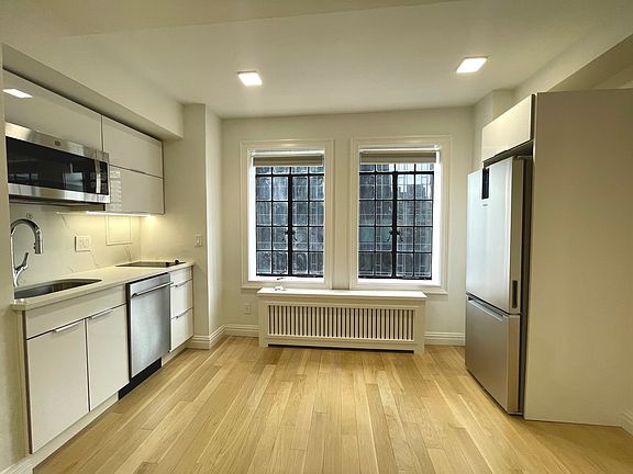 3rd image of 5 Tudor City Pl APT 921