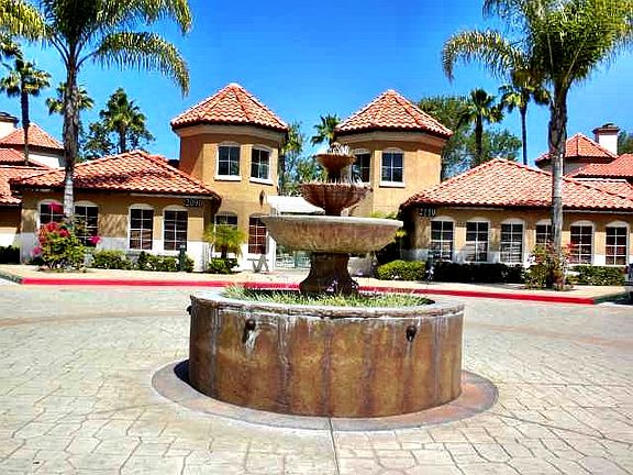5th image of 2250 Camino De La Reina Unit 305