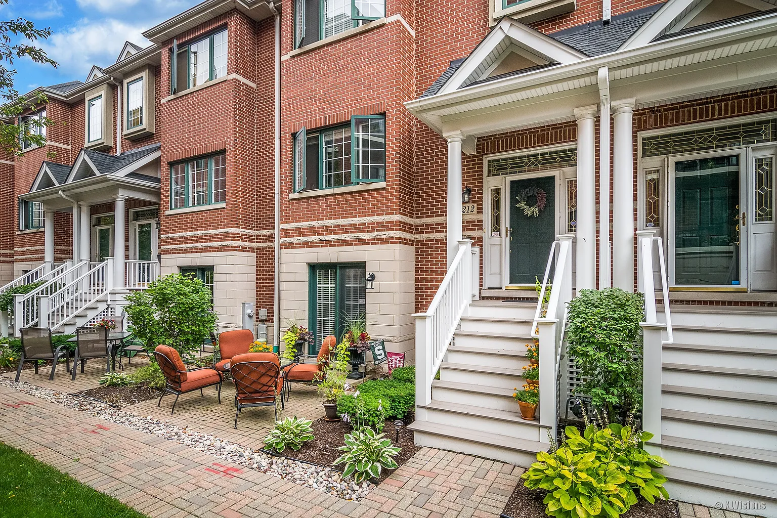 214 N Addison Ave photo 1
