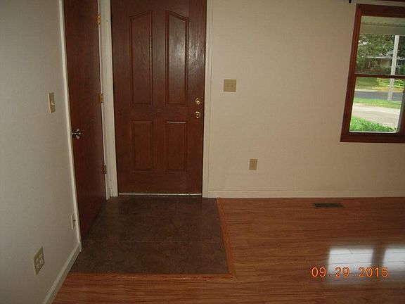 4th image of 187 Parkwood Ave