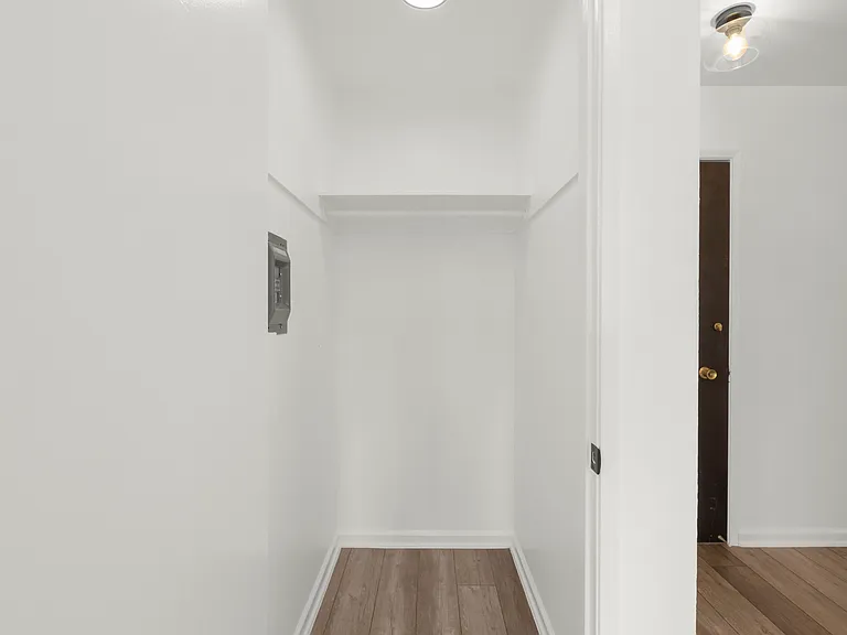 The Edgeworth Apartments — Photo 27